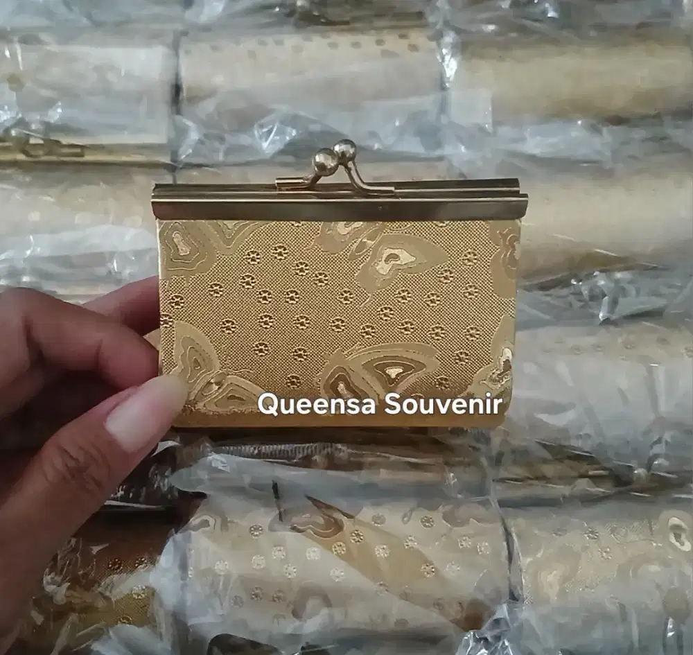 SOUVENIR DOMPET CHINA