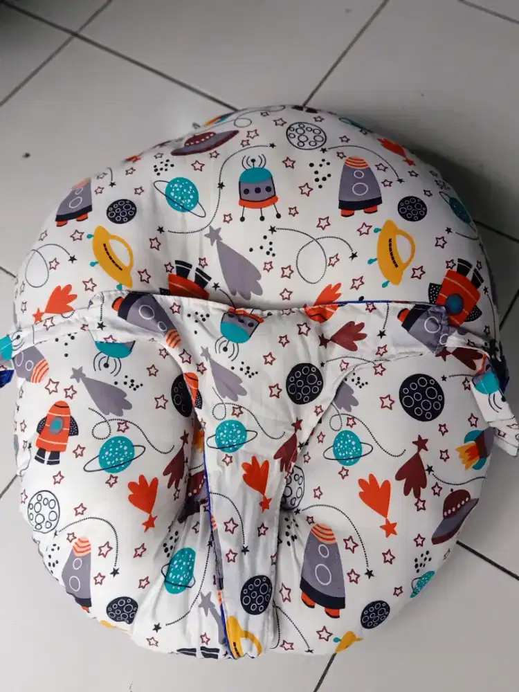 Bantal bayi dan pelindung
