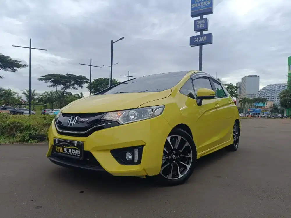 HONDA JAZZ 1.5 RS CVT AT 2017