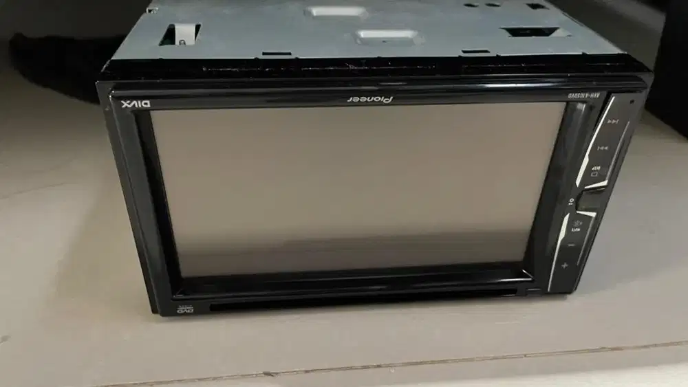 Head Unit Mobil Pioneer AVH A105DVD