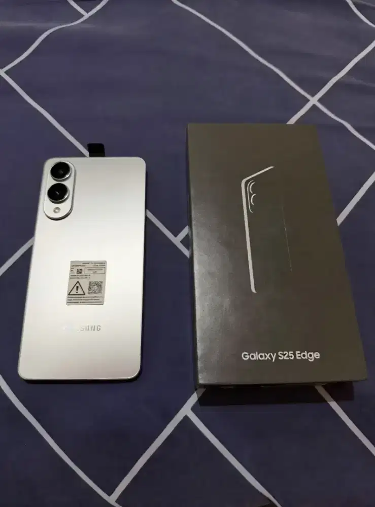 Samsung S25 Edge 12/256 GB Like New Full Ori  Garansi 31 08 2026