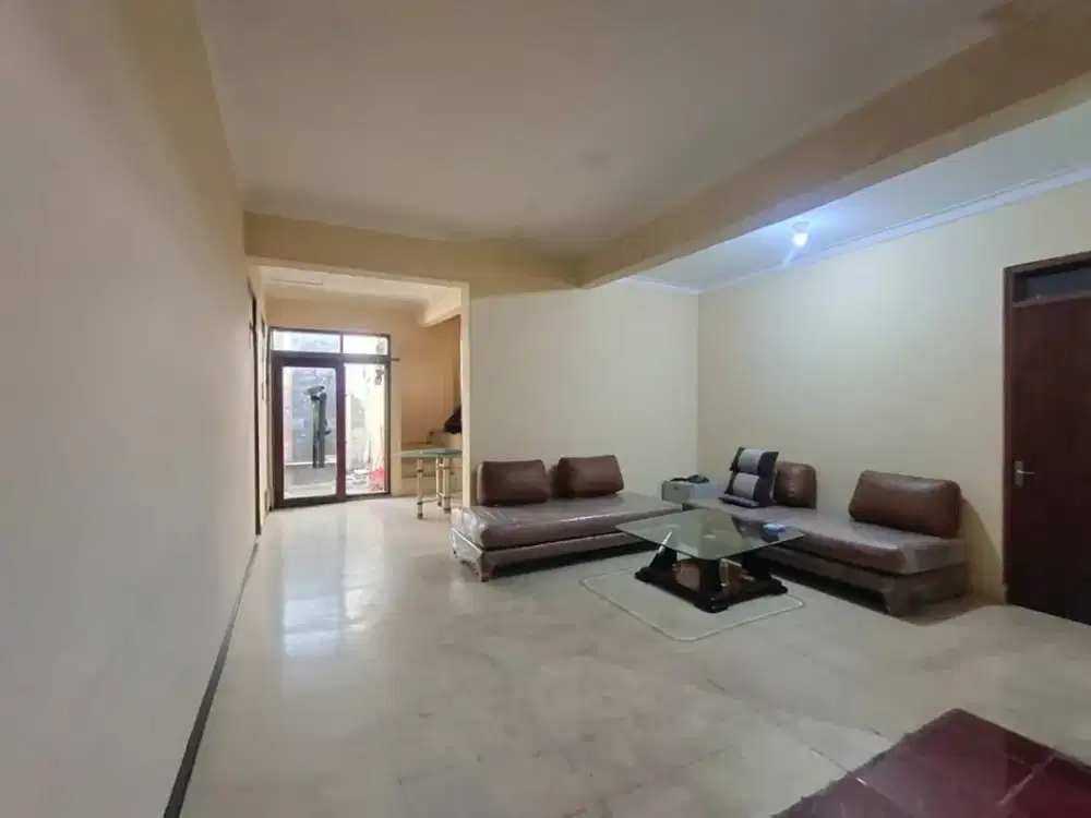 TERMURAH ! Rumah Tengah Kota Siap Huni Cuma 3,5 Milyaran aja!