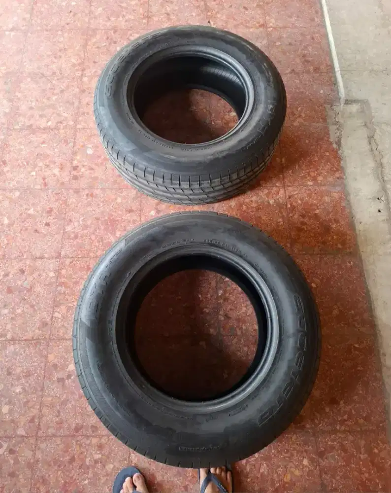 Ban 265 650 R17.Bagus Utuh 85%.Like New. Fortuner pajero