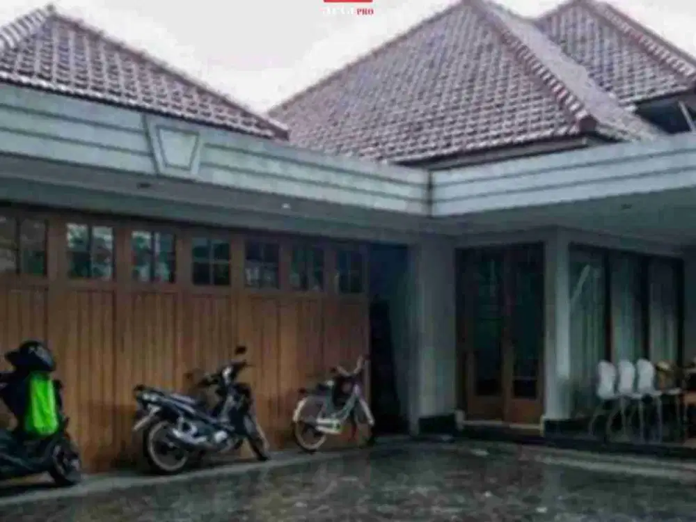 Rumah Klasik Modern Semi Furnished Di Menteng
