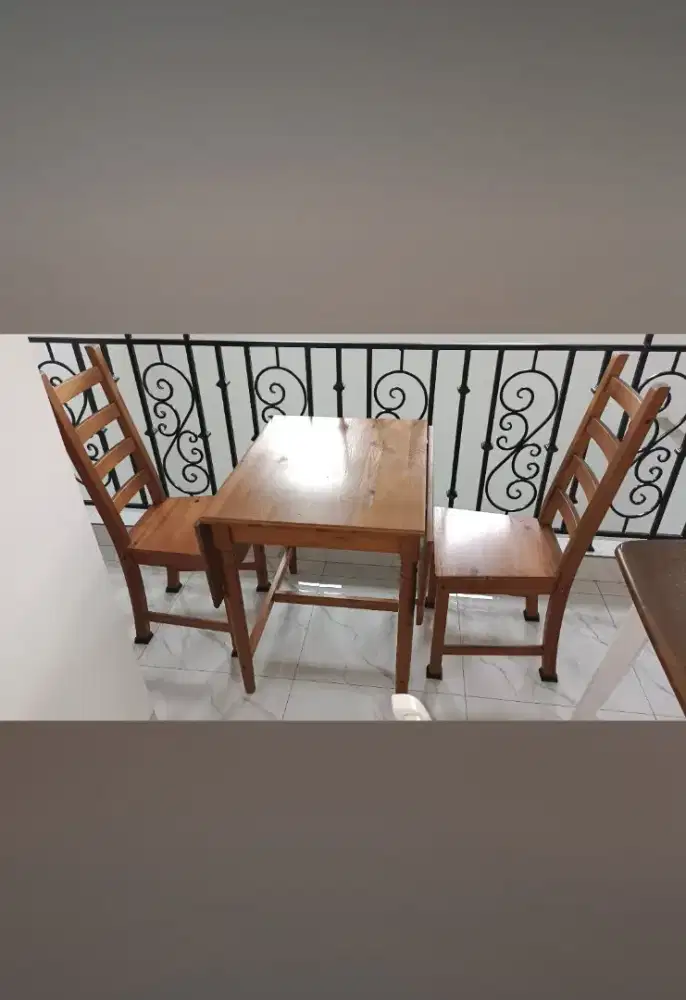 Dijual 1 set Meja Makan IKEA