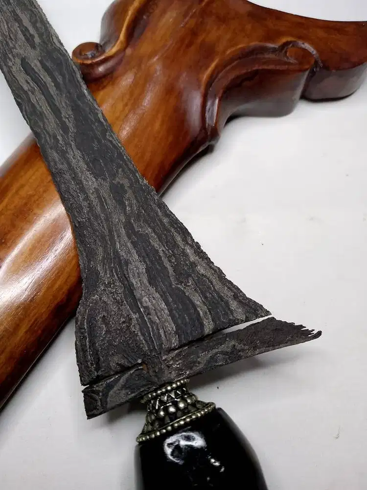 Keris Sepuh Brojol pamor Singkir Pusaka Era Blambangan