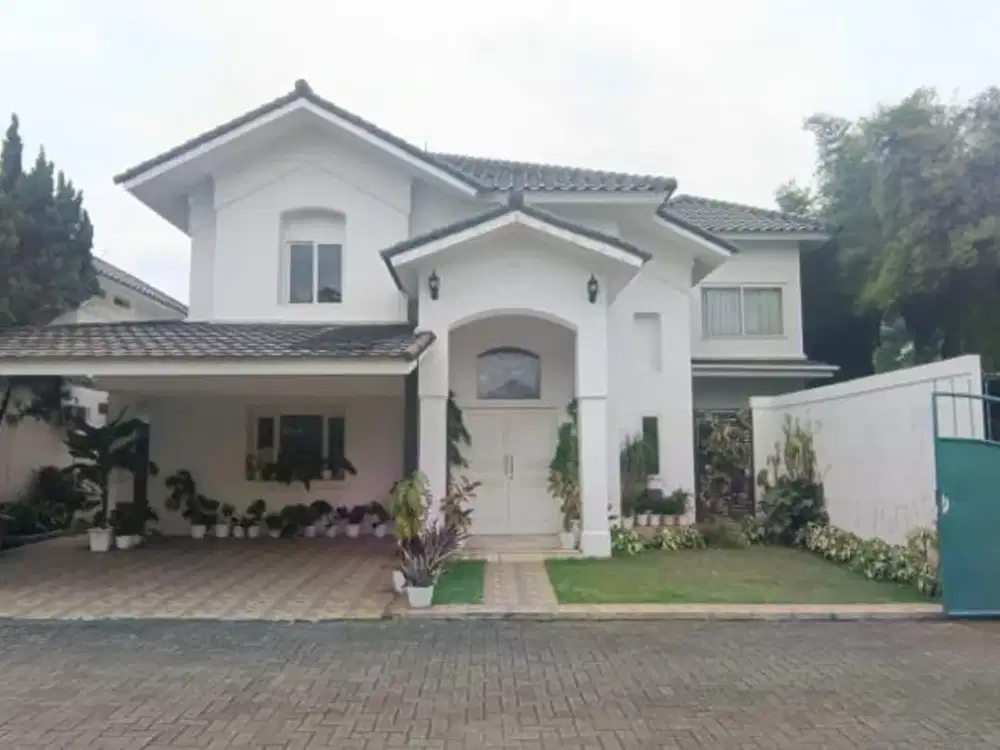 Rumah Dengan Kolam Renang di Perumahan Daerah Ciputat Timur Tangerang Selatan