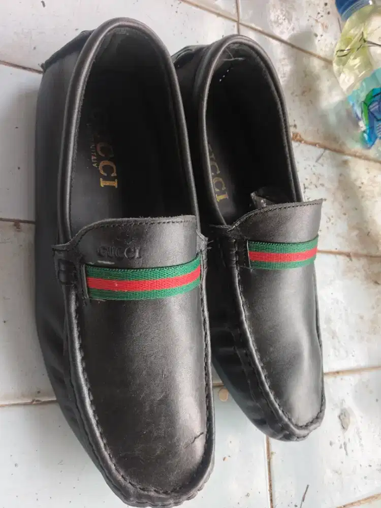 Sepatu  casual loafers gucci bally prada aigner aldo bruevalentinogara