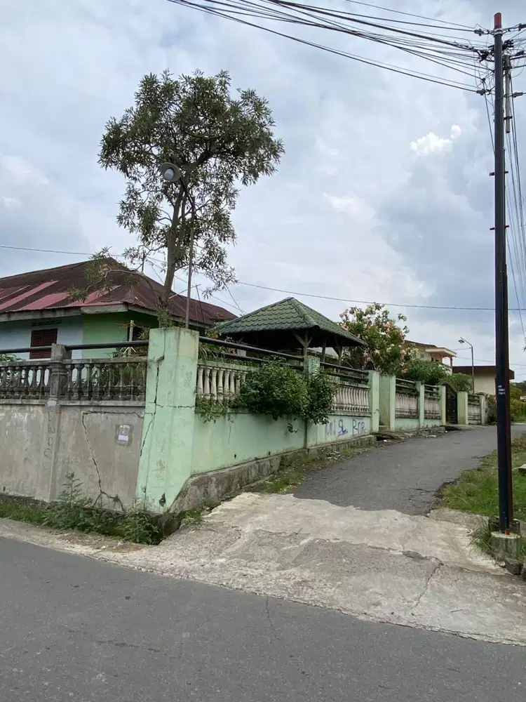 Jual Cepat Rumah Halaman Luas