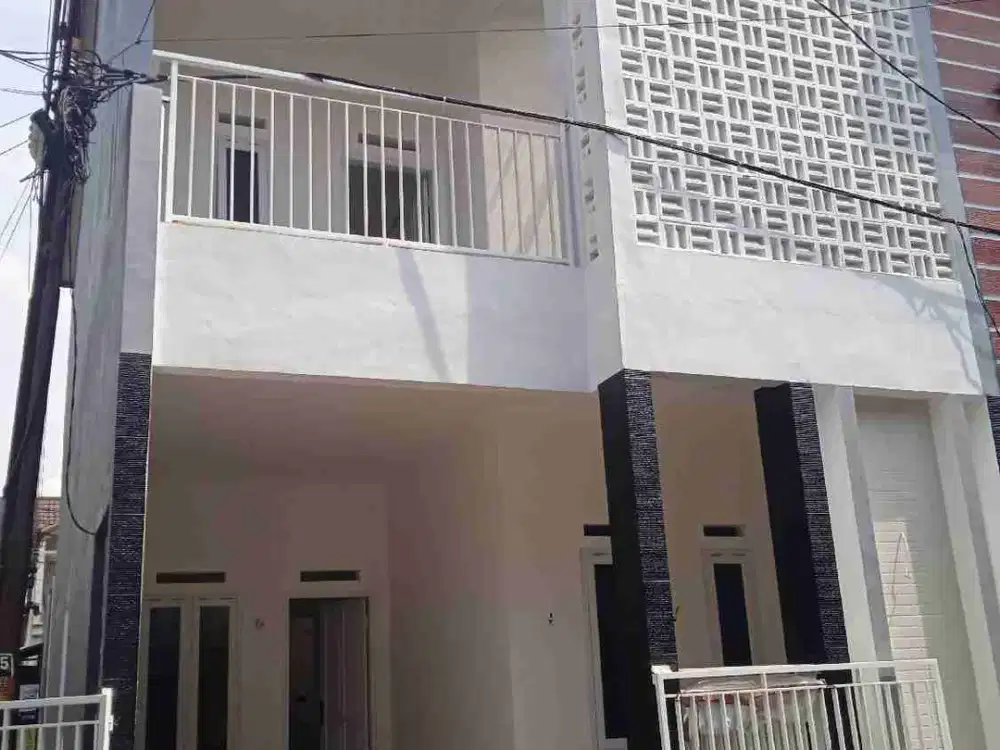 Rumah 2 Lantai SHM, Posisi Hook Favorit – Riung Bandung