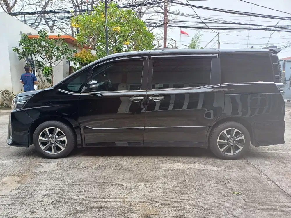 Toyota Voxy 2020 Bensin