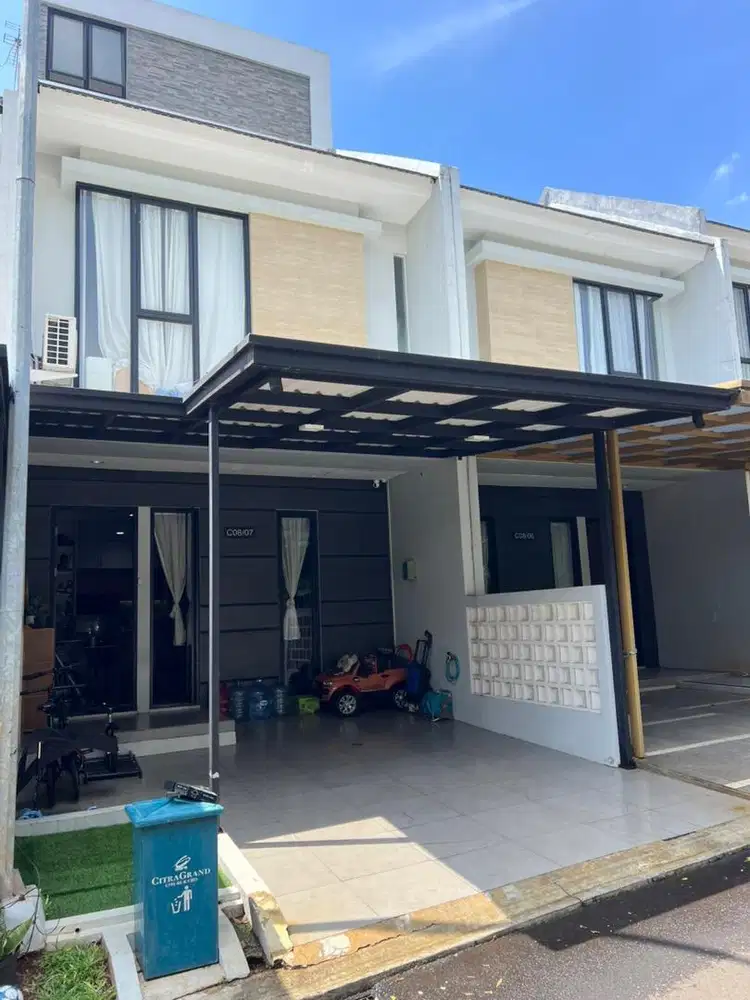 Dijual Rumah di Cluster Cibubur CBD 3 lantai Full Furnish