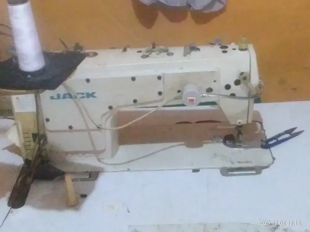 Mesin jahit jack