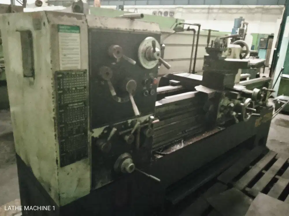 Mesin Bubut / Lathe Machine