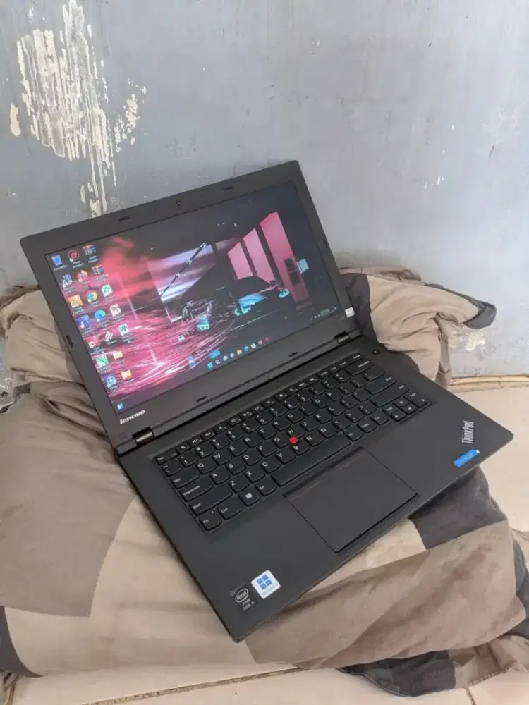 Lenovo Thinkpad T440P 
Intel Core i7 Ram 8Gb Siap Pakai