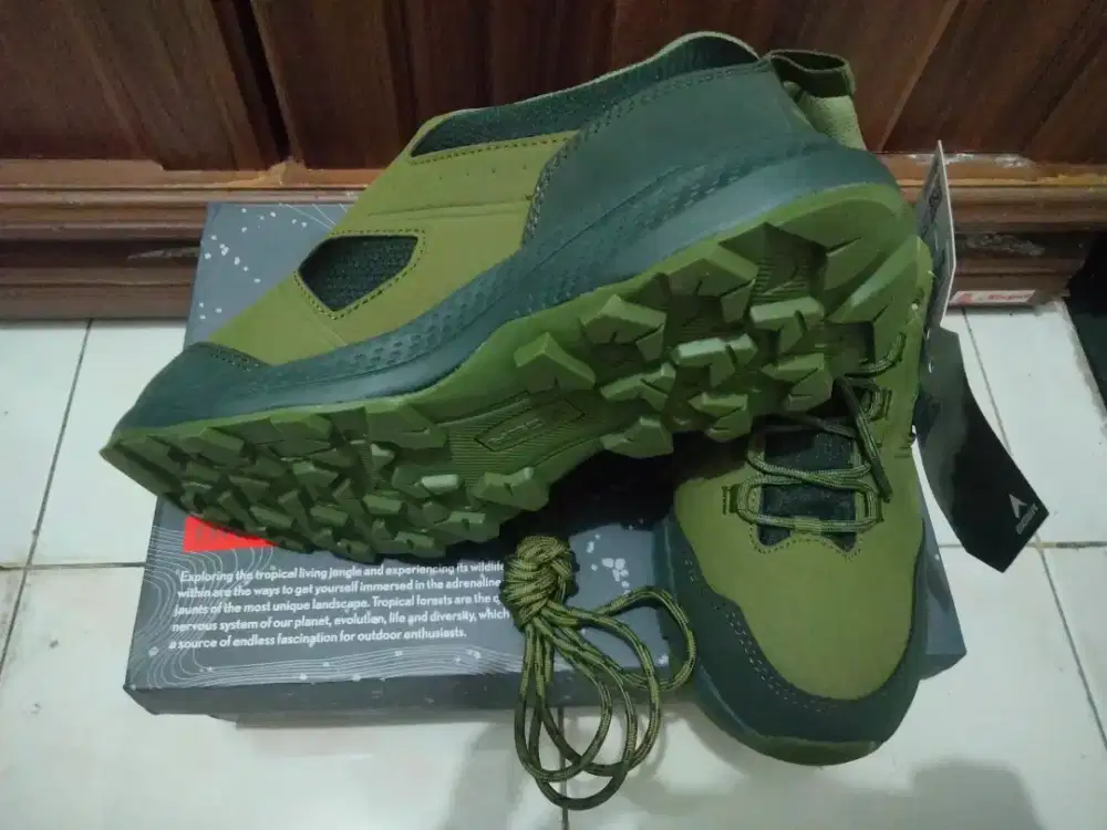 Jual BU sepatu Eiger original warna olive run/hiking/casual