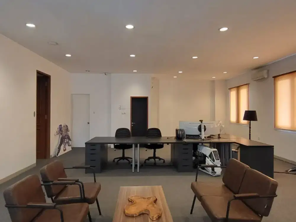 Disewakan rumah besar cocok untuk dijadikan Kantor di menteng