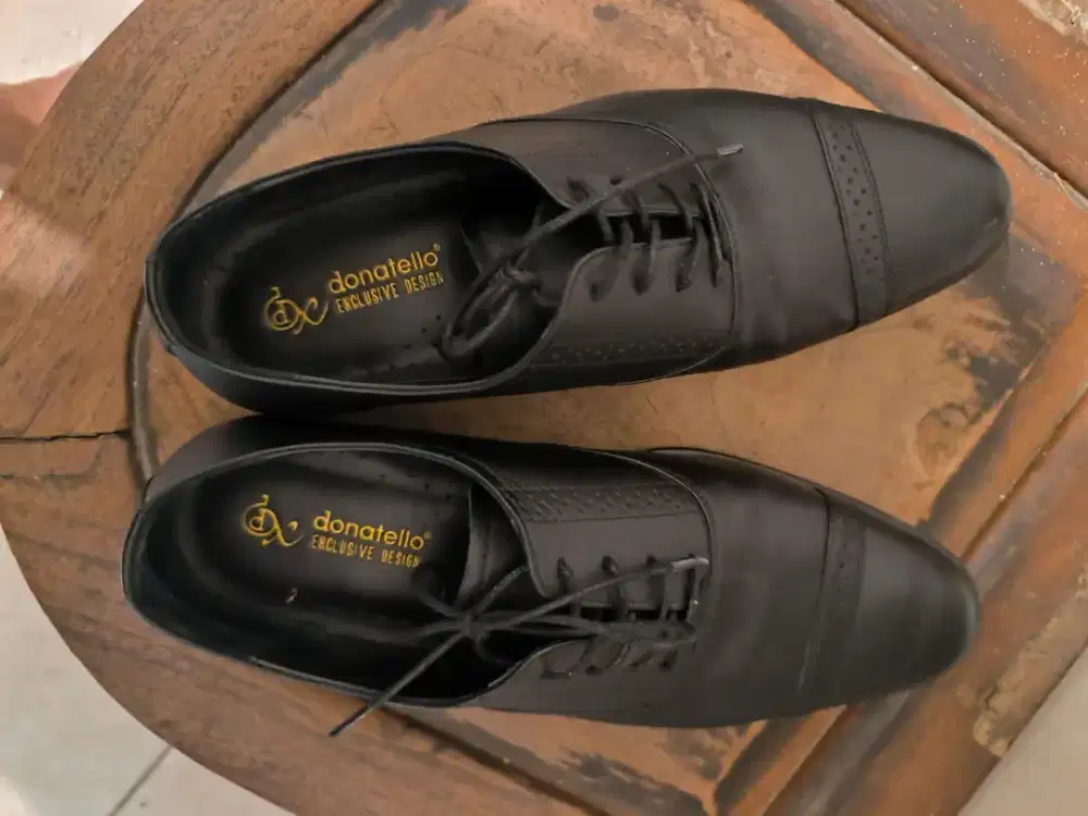 JUAL SEPATU PANTOFEL DONATELLO SIZE 41 LAYAK PAKAI, MINUS TANPA DUS