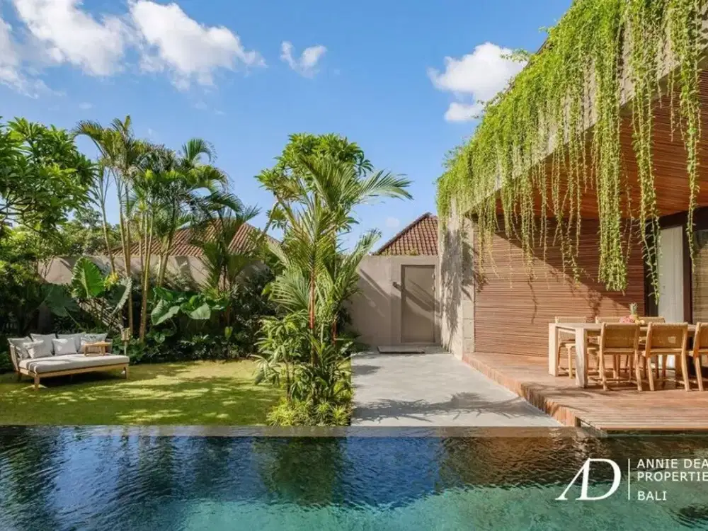 FREEHOLD | MODERN VILLA WITH COMMERCIAL SHOPFRONT IN CENTRAL CANGGU
