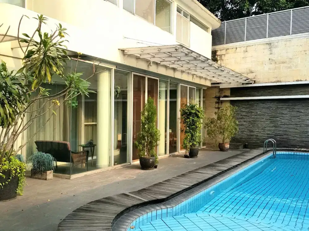 DIJUAL HARGA SPESIAL RUMAH BESAR DI PONDOK INDAH