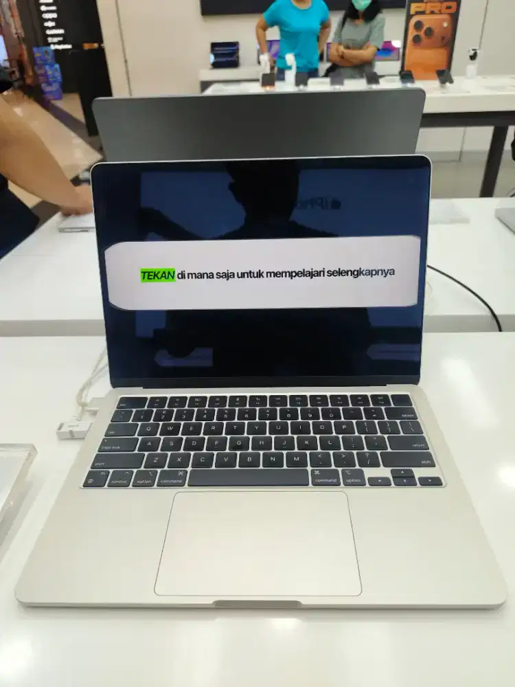 MACBOOK AIR M2 13 inci