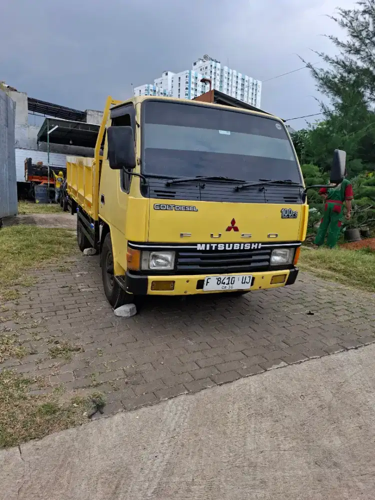 Mitsubishi Colt Diesel FE.304.Engkel CDE.4 Ban Bak Besi 3 way Bagus