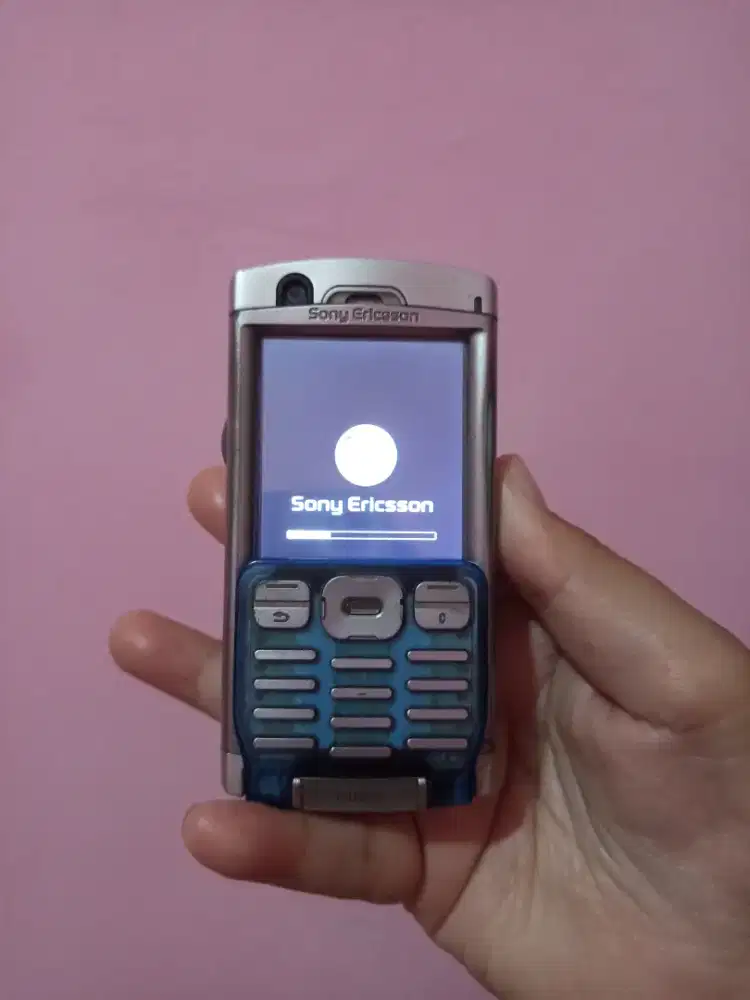 Sony Ericsson P990