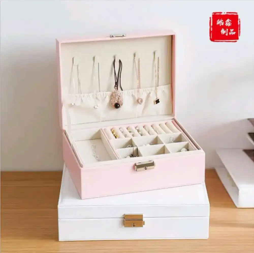 Tempat Penyimpanan Aksesoris Perhiasan Emas Gelang Jam Tangan Estetik