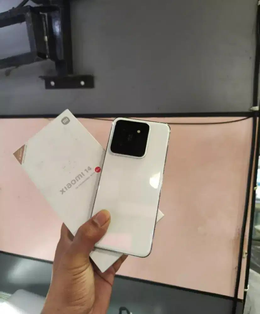 Ready xiaomi 14 12/256gb Resmi