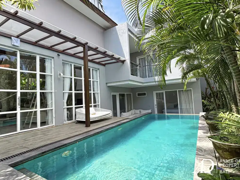 FREEHOLD | DESIGNER LOFT-STYLE VILLA WITH TROPICAL GARDEN IN UMALAS