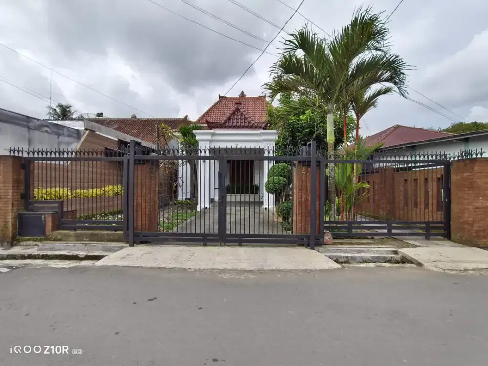 Rumah Cantik Asri Kayu Jati Area Utara Purwokerto