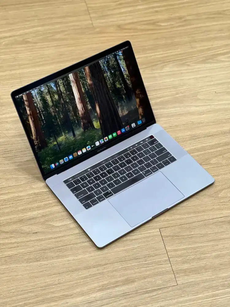 MacBook Pro 2018 15inch 16/512