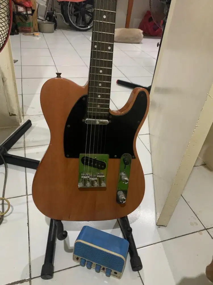 Gitar listrik / gitar elektrik