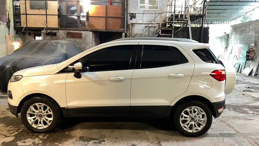 Ford Eco Sport 1.5 Titanium (Tipe tertinggi)  2014 Bensin