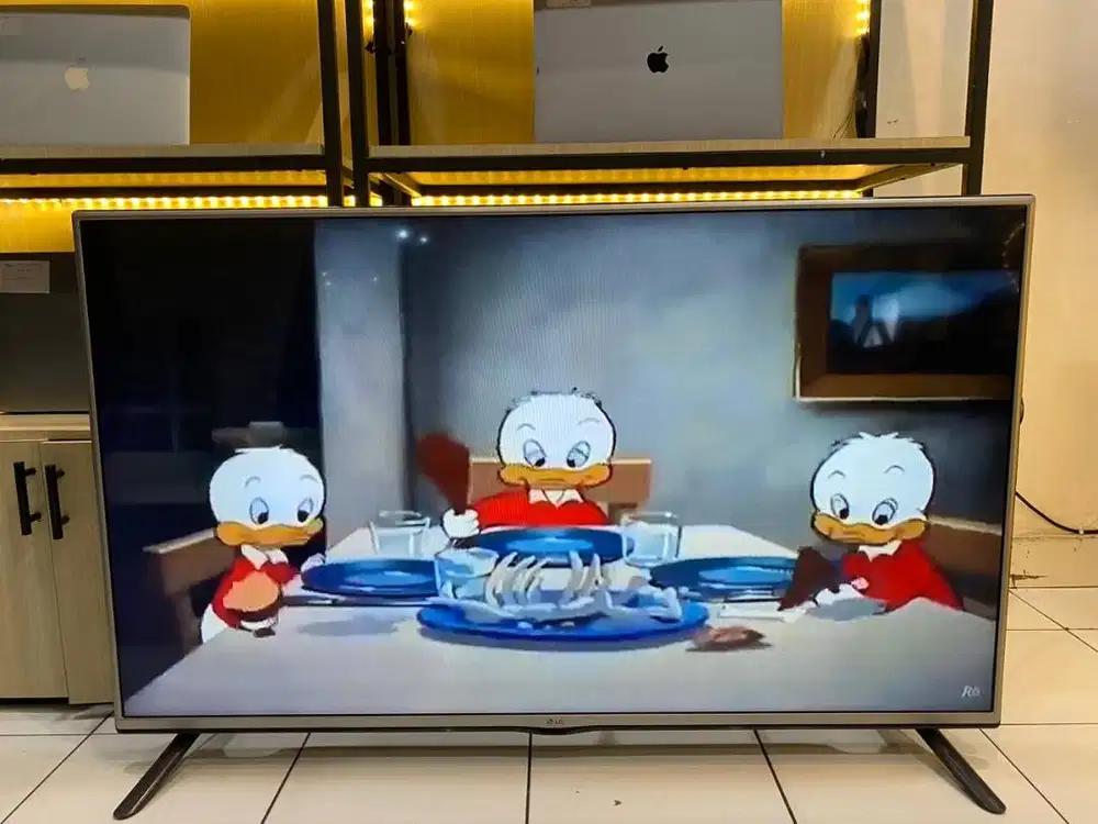 TV LED LG 49 Inch Digital TV Gambar Super Tajam & Kondisi Normal