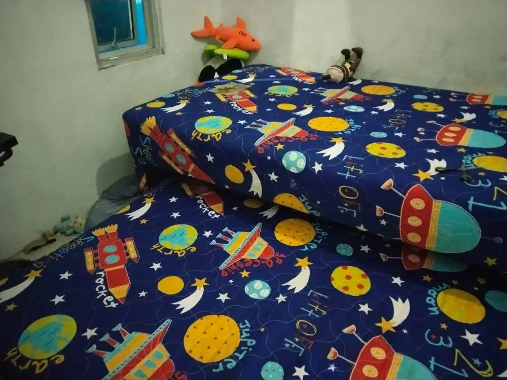 Spring bed panda tingkat