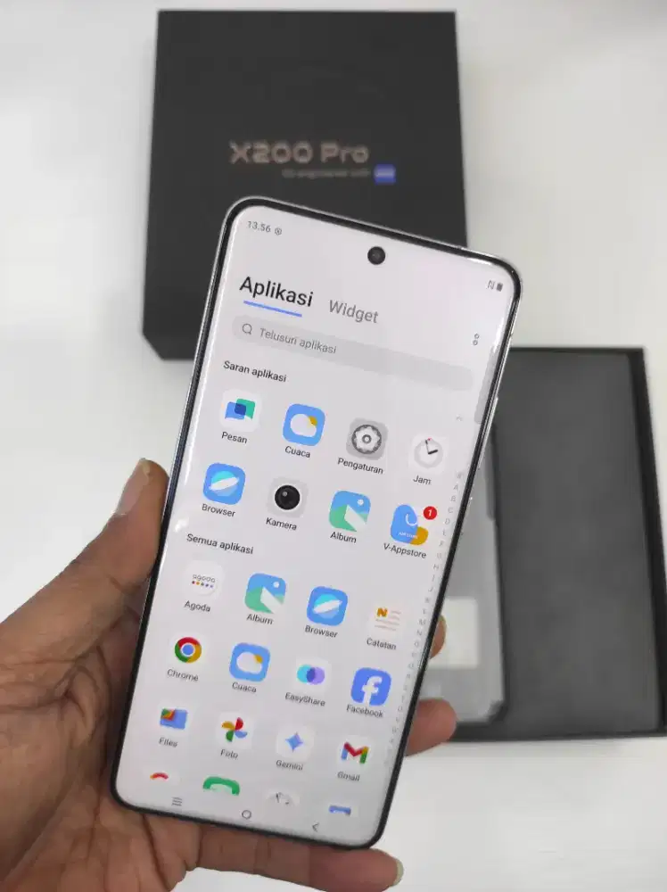 Vivo X200 pro 
Garansi Resmi
Ram 16/512
Mulus 99%
Fullset original