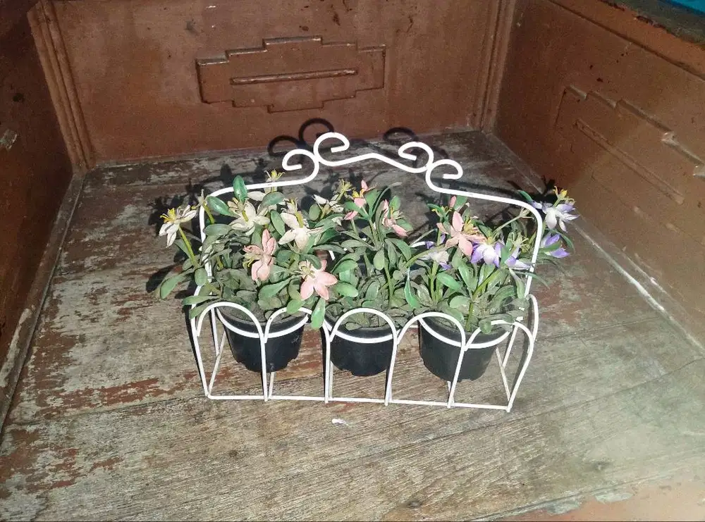 Hiasan bunga cantik minimalis HSC 2025