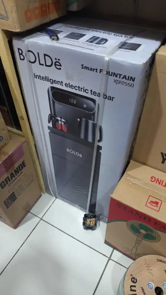 Dispenser galon bawah kompresor