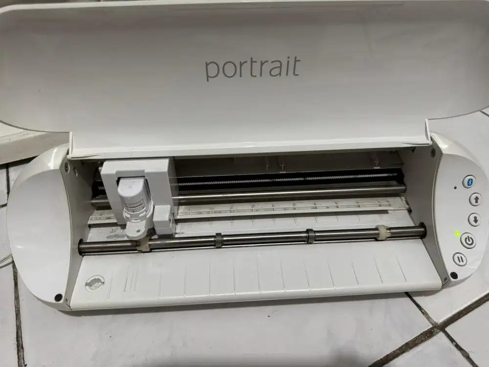 Mesin Cutting Stiker Vinyl Merk Potrait 3