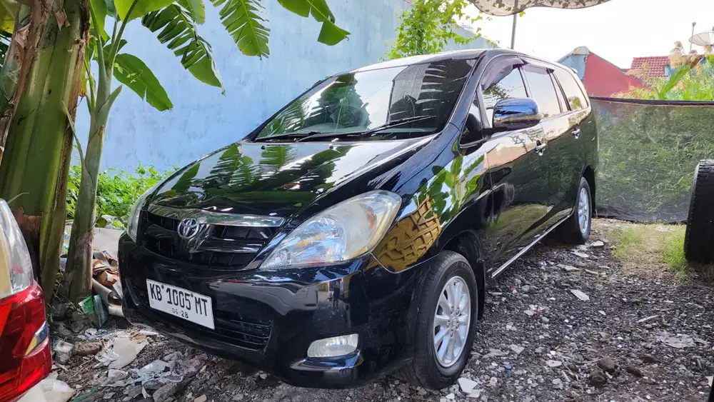 Toyota Kijang Innova 2010 Bensin