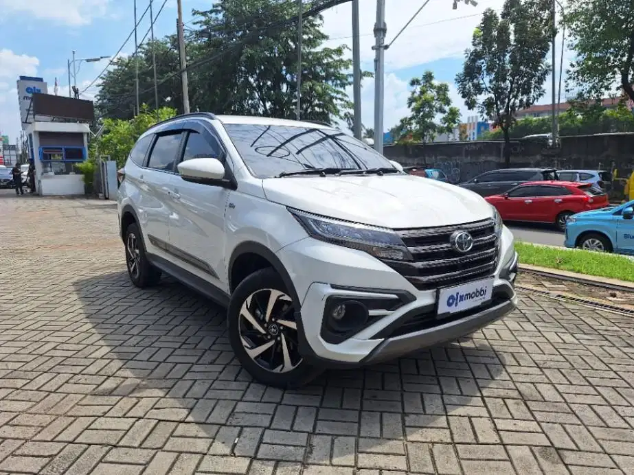 LOW DP Toyota Rush 1.5 GR Sport Bensin-AT 2024 JKB