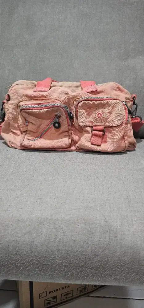 Tas slempang kli**ng