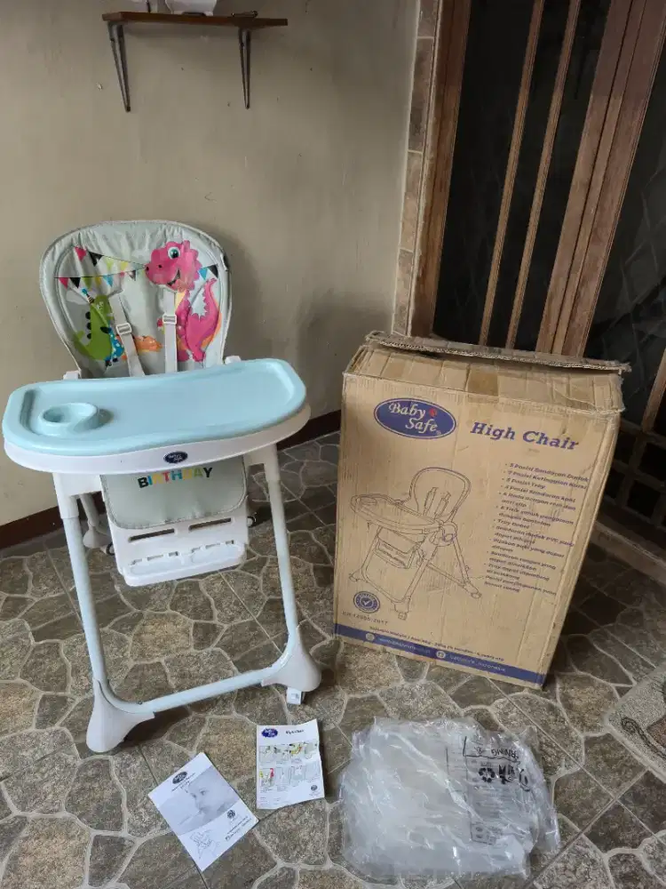 PRELOVED BABY CHAIR