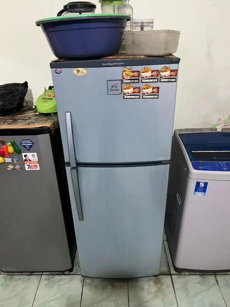 Kulkas Polytron 2 Pintu