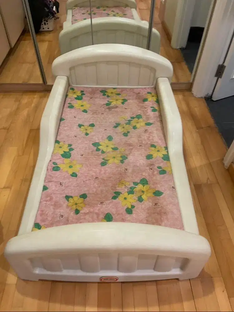 Kasur anak little tikes bed frame divan dipan ranjang tempat tidur