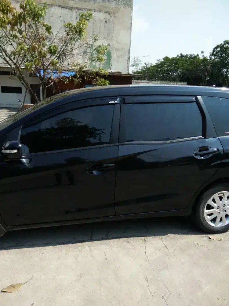 Kaca film mobil dan gedung