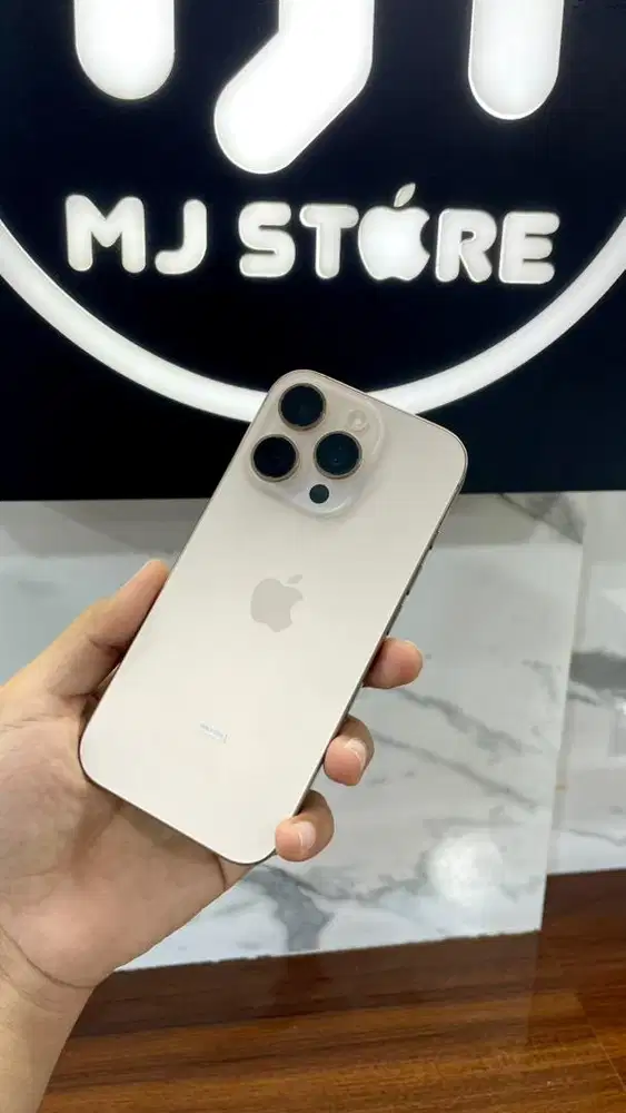 iPhone 16 Pro 256 gb iBox bh 93% garansi aktif sampai April 2026