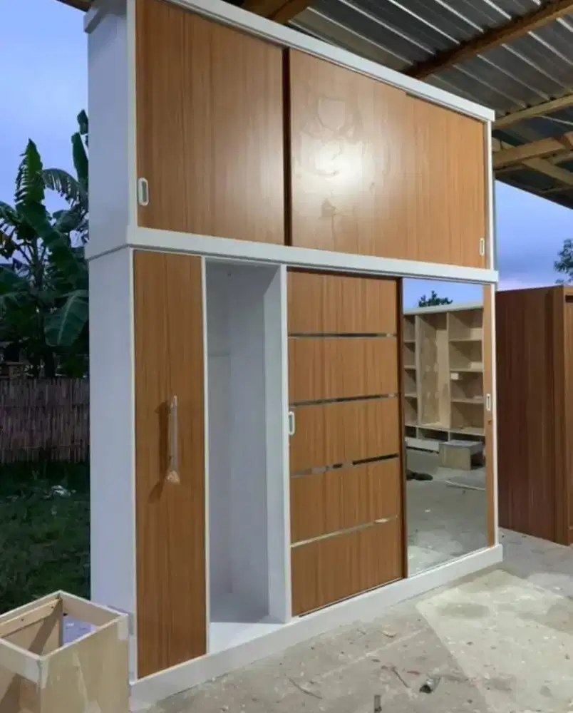 Wardrobe lemari pakaian custom minimalis