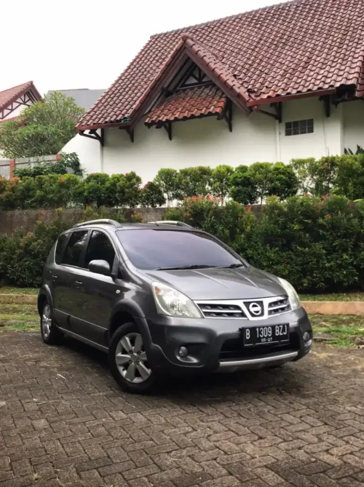 Credit Syariah/Cash Livina Xgear 2012 Matic Sangat Istimewa Siap Pakai